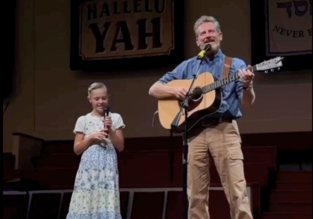 HEARTBREAKING NEWS Just Now in Atchison, Kansas, USA — Rory Feek, at